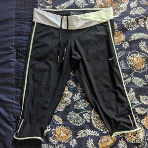 Nike 3/4 length capris dri-fit